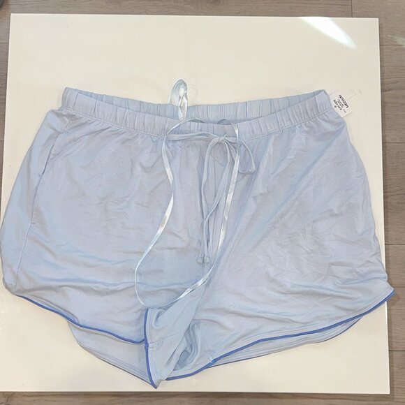 NWT  STATE OF DAY M SHORTS - Picture 1 of 1